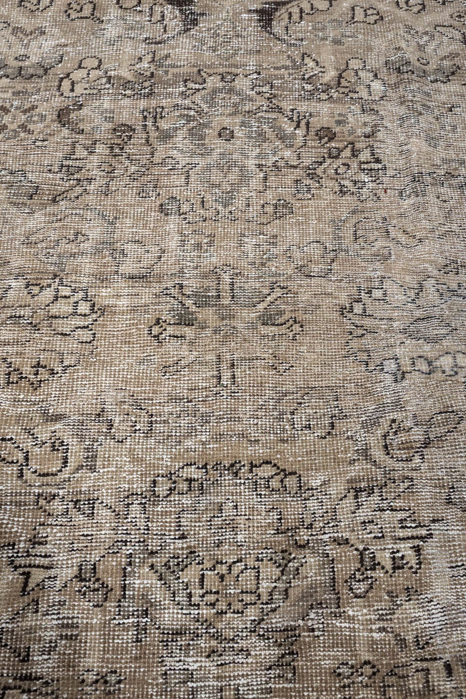 8' x 11' one-of-a-kind handmade antique Mahal large size rug. Color palette: taupe, ivory, charcoal, beige, gray, camel
