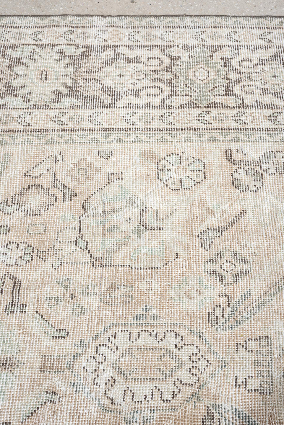 10' x 12' one-of-a-kind handmade antique Mahal large size rug. Color palette: ivory, taupe, blue gray, charcoal, beige, sage