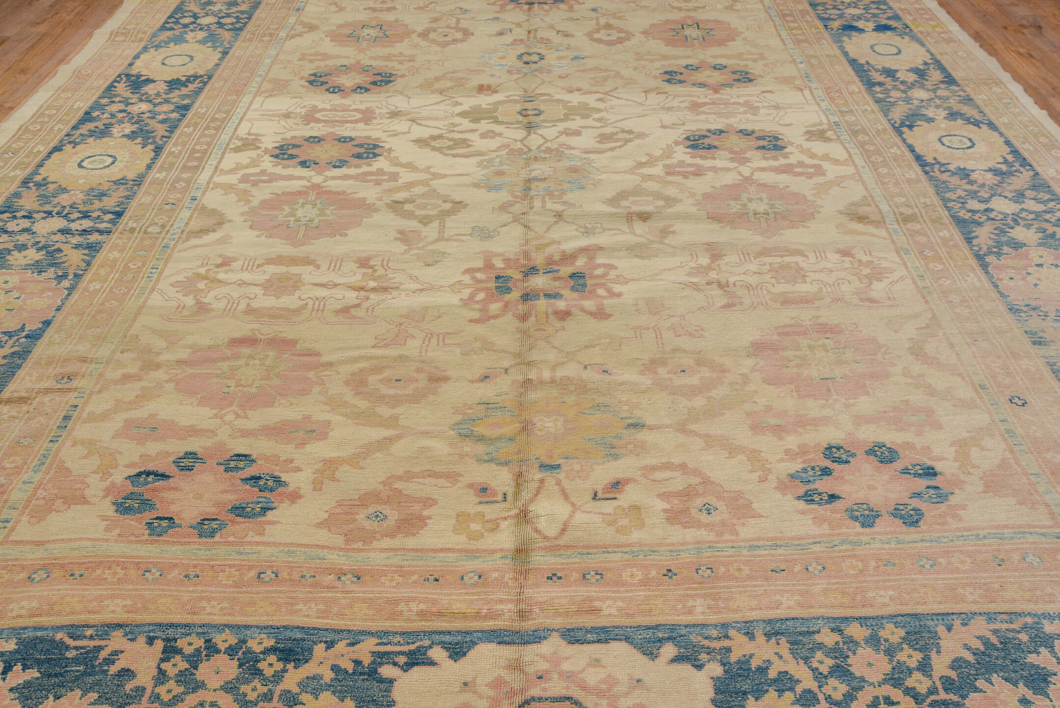 12' x 18' one-of-a-kind handmade vintage Sultanabad oversize rug. Color palette: ivory, beige, sky blue, taupe, camel, cream