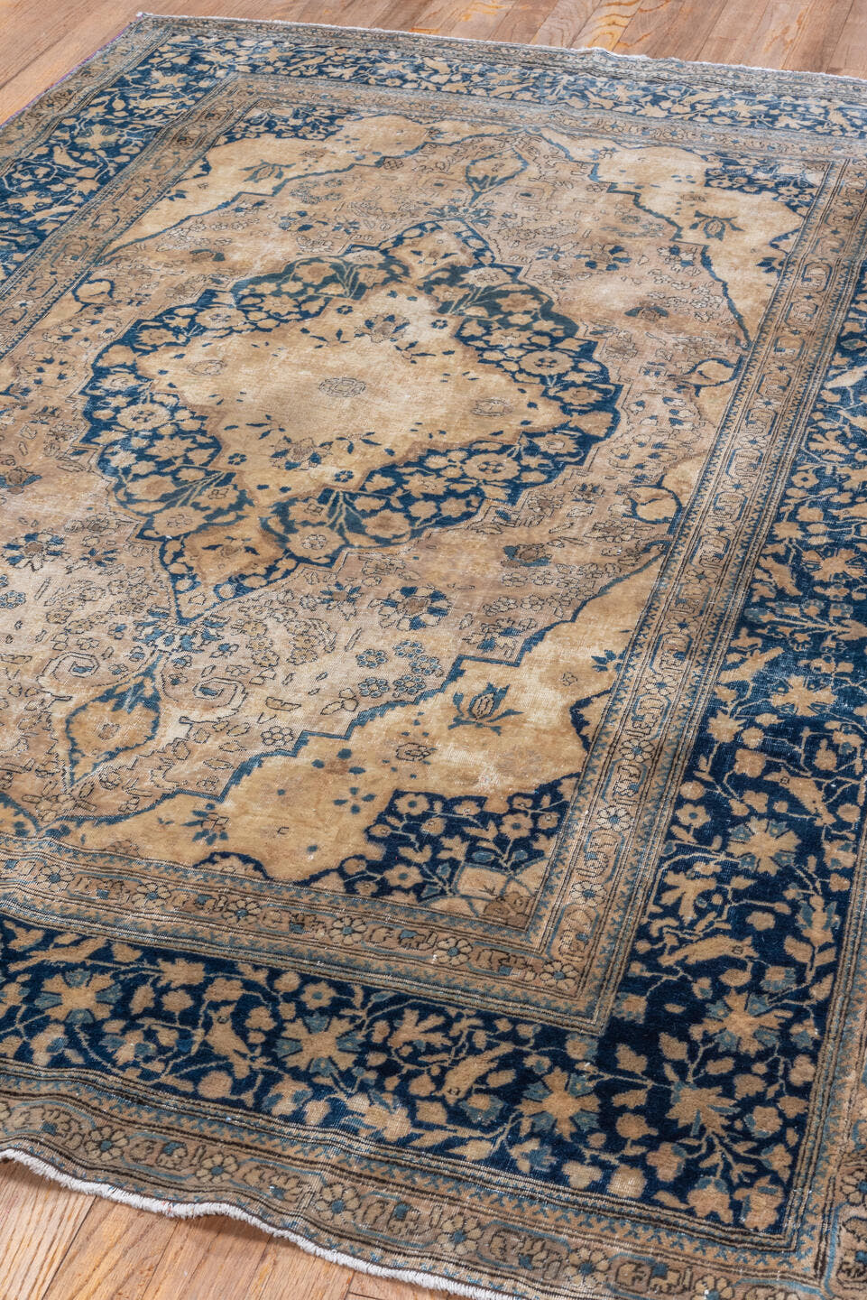 4' x 6' one-of-a-kind handmade vintage Mohtasham Kashan rug. Color palette: ivory, navy, beige, slate, taupe, camel, blue