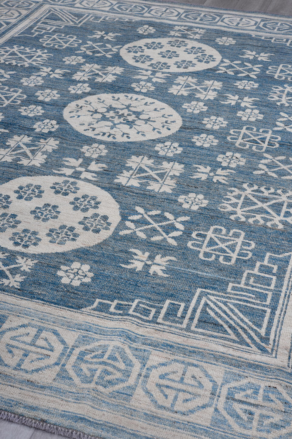 8' x 10' one-of-a-kind handmade vintage Oushak large size rug. Color palette: blue, ivory, slate, gray