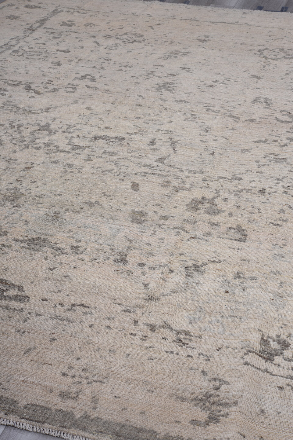 10' x 13' one-of-a-kind handmade vintage Oushak large size rug. Color palette: beige, taupe, gray, ivory