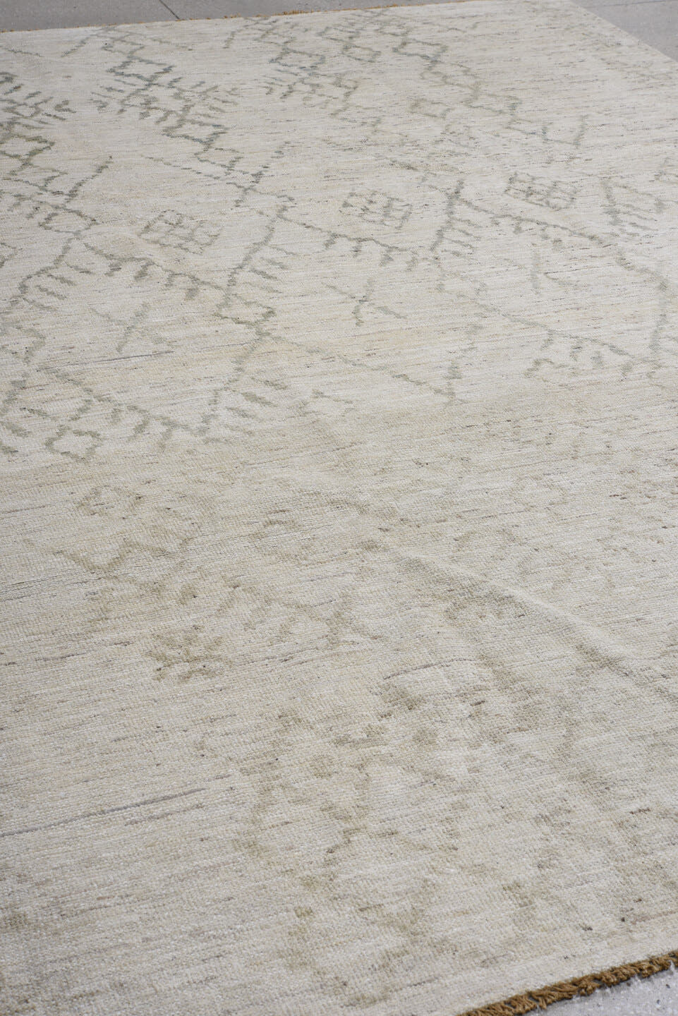 8' x 11' one-of-a-kind handmade vintage Oushak large size rug. Color palette: ivory, cream, taupe, sage, beige, sand, gray