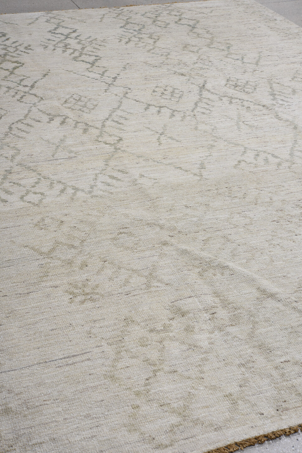 8' x 11' one-of-a-kind handmade vintage Oushak large size rug. Color palette: ivory, cream, taupe, sage, beige, sand, gray