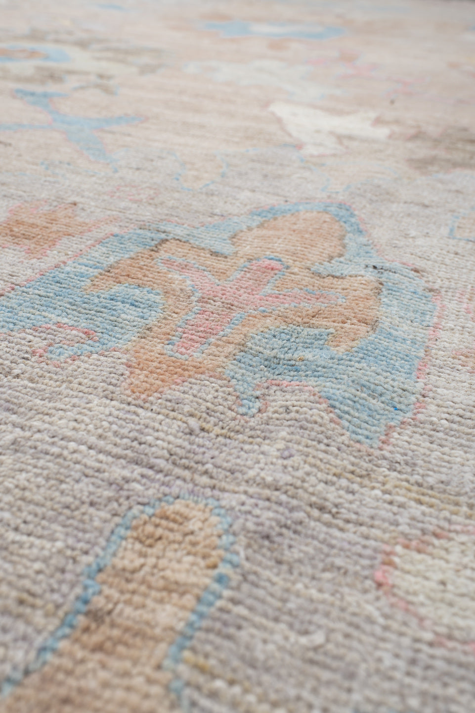 9' x 13' one-of-a-kind handmade vintage Oushak large size rug. Color palette: gray, light gray, off-white, pink, light blue