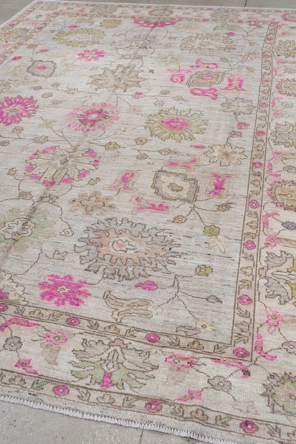 8' x 12' one-of-a-kind handmade vintage Oushak large size rug. Color palette: brown, dark gray, gray, light gray, linen