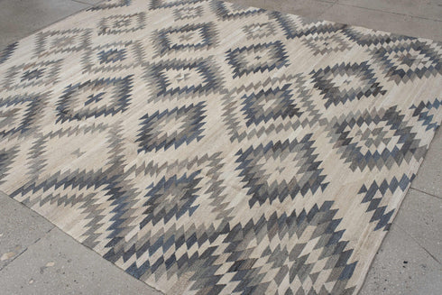 Vintage Kilim Area Rug (8' x 9')