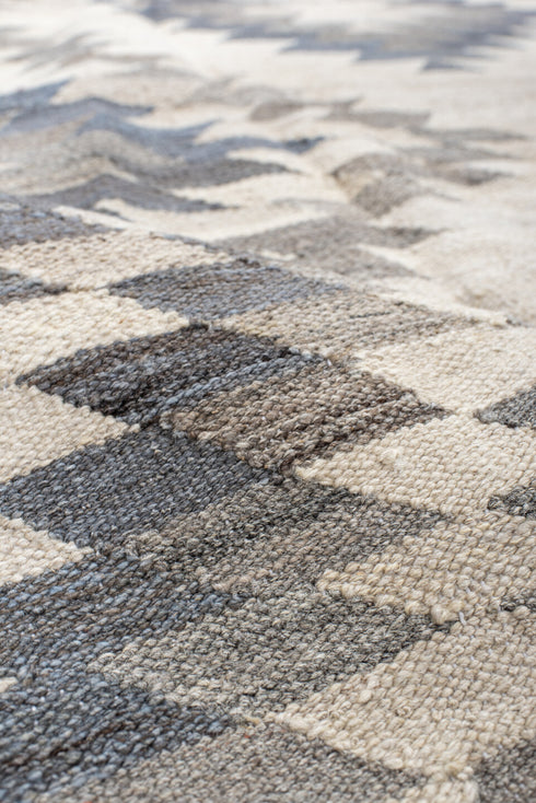 Vintage Kilim Area Rug (8' x 9')