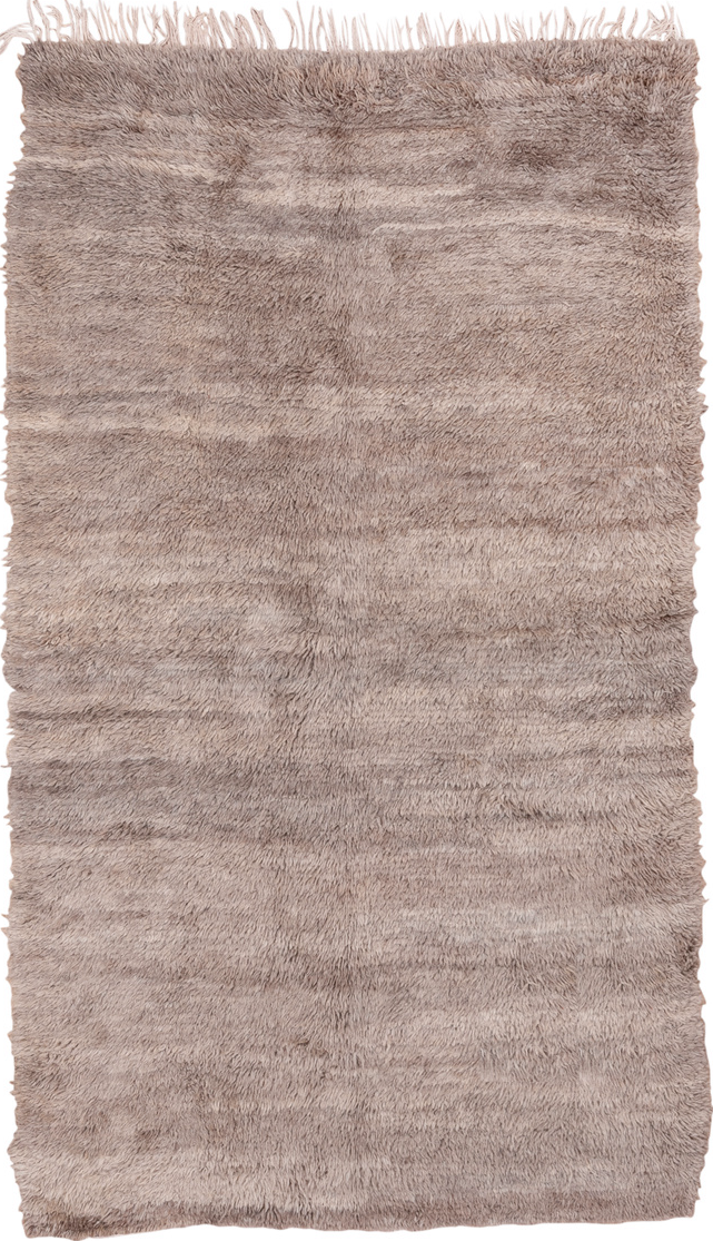 5' x 9' one-of-a-kind handmade vintage Moroccan medium size rug. Color palette: brown, gray, light gray, off-white, pink