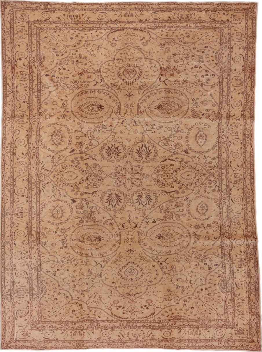 8' x 11' one-of-a-kind handmade vintage Sivas large size rug. Color palette: brown, gray, light gray, off-white, pink, snow