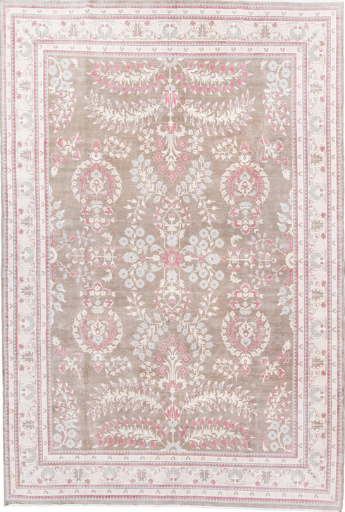 Antique Sivas Area Rug (7' x 11')