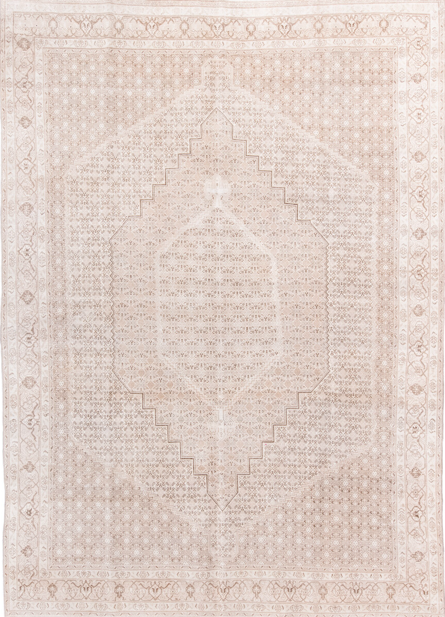 8' x 11' one-of-a-kind handmade vintage Bidjar large size rug. Color palette: pink, off-white, gray, light gray, misty rose