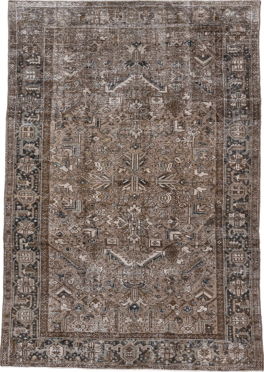 7' x 10' one-of-a-kind handmade vintage Heriz large size rug. Color palette: black, brown, dark gray, gainsboro, gray