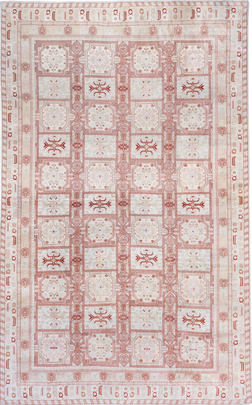 9' x 15' one-of-a-kind handmade vintage Sivas rug. Color palette: brown, gainsboro, gray, light gray, off-white, pink, red