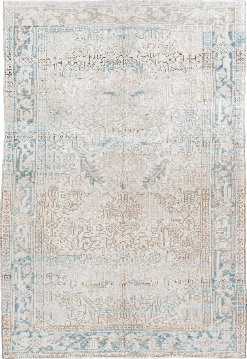 5' x 7' one-of-a-kind handmade vintage Heriz rug. Color palette: gainsboro, gray, light gray, linen, off-white, pink