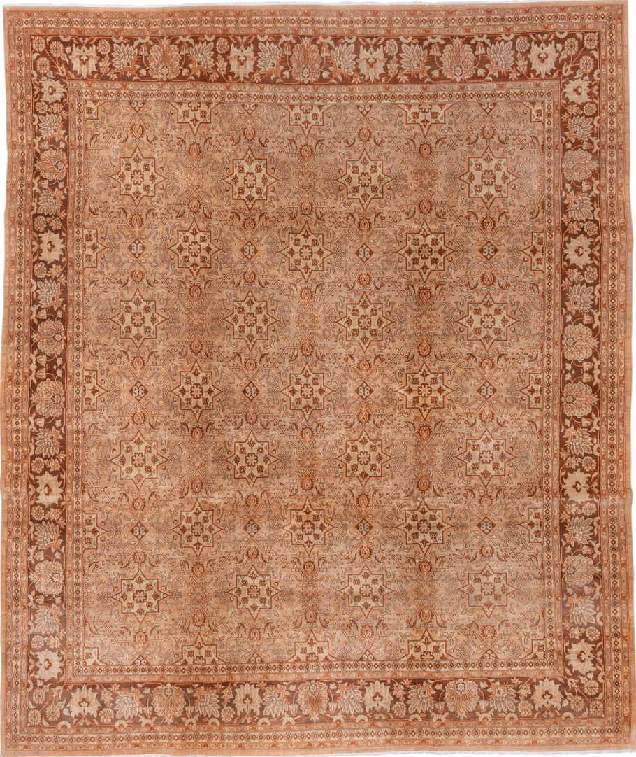 8' x 9' one-of-a-kind handmade vintage Agra rug. Color palette: brown, gainsboro, gray, light gray, off-white, orange, pink