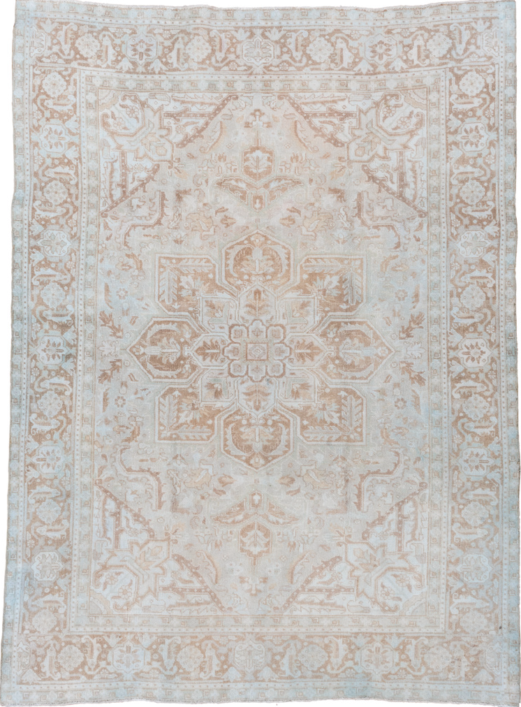 7' x 9' one-of-a-kind handmade vintage Heriz rug. Color palette: gainsboro, gray, light gray, off-white, pink, silver, snow