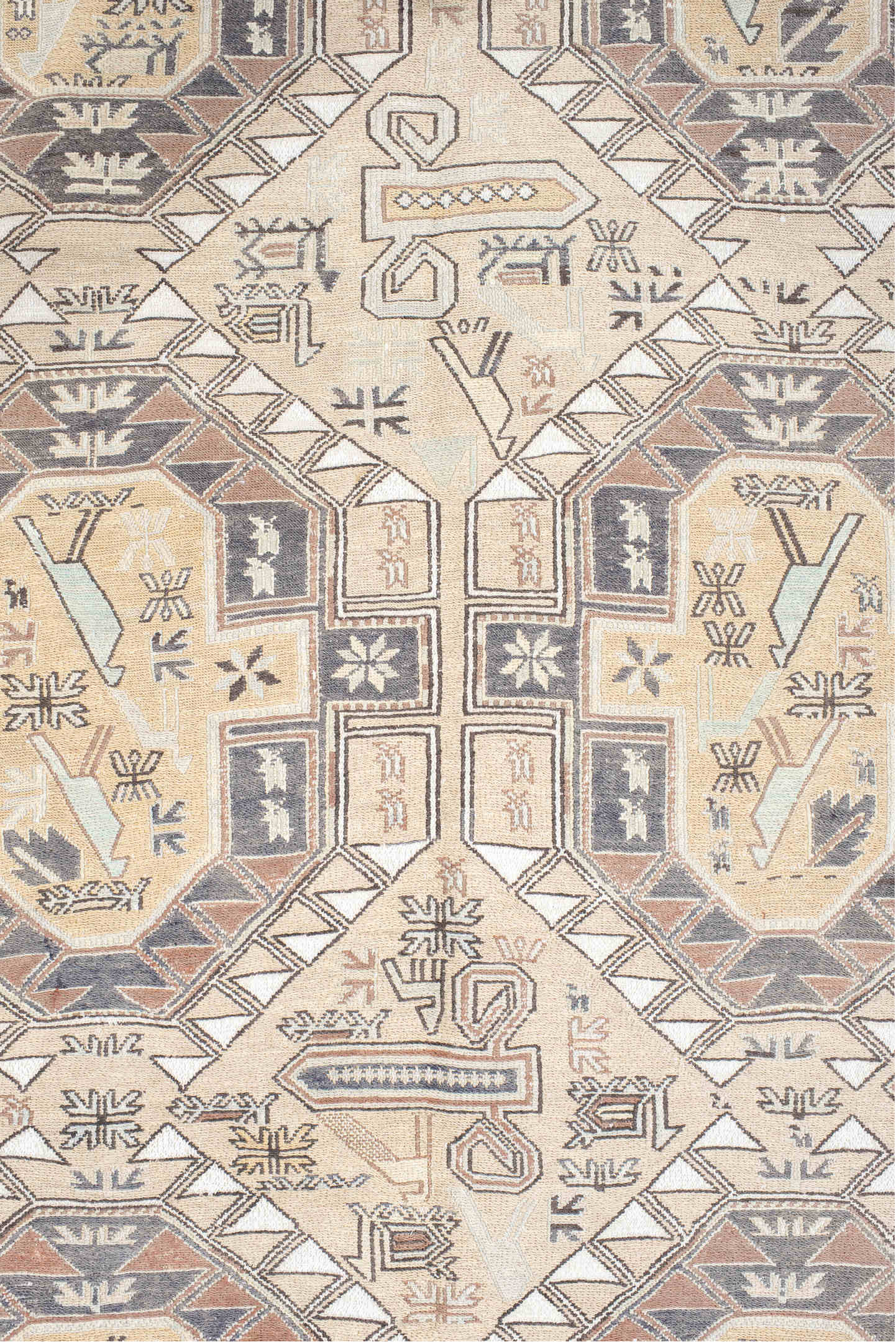 4' x 6' one-of-a-kind handmade vintage Sumak small size rug. Color palette: gray, light gray, off-white, pink, brown, blue