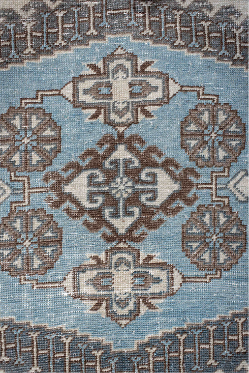 Antique Veece Area Rug (6' x 9')