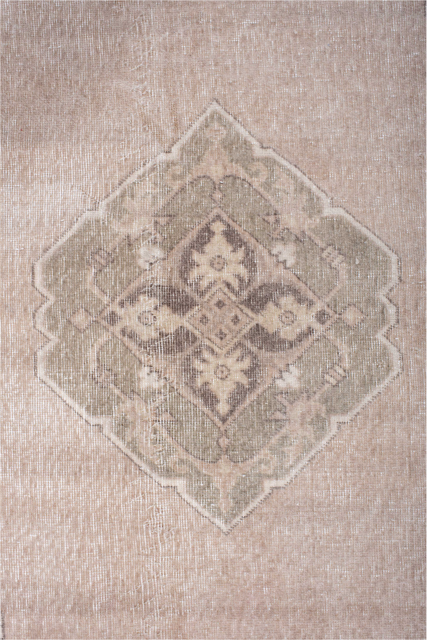 4' x 6' one-of-a-kind handmade vintage Sivas small size rug. Color palette: gainsboro, gray, light gray, linen, off-white