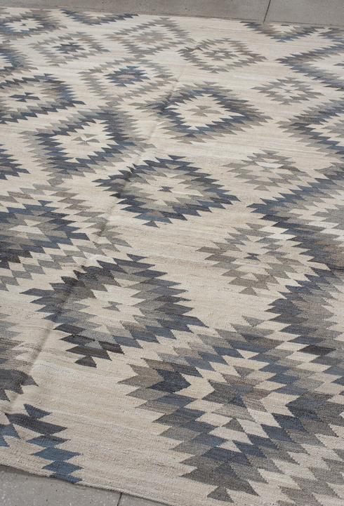 Vintage Kilim Area Rug (8' x 9')