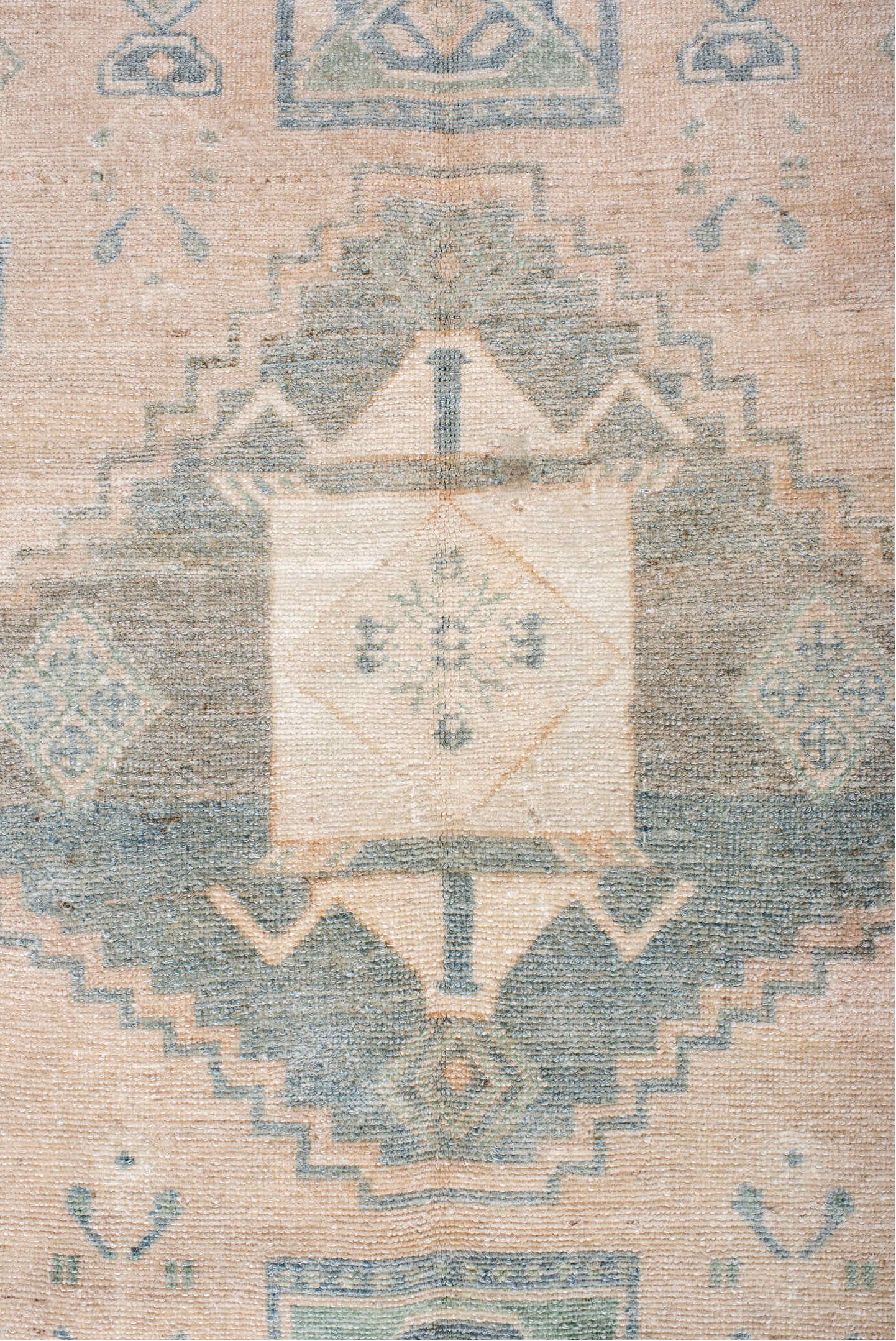 4' x 9' one-of-a-kind handmade vintage Hamadan rug. Color palette: dark gray, gainsboro, gray, light gray, off-white, pink