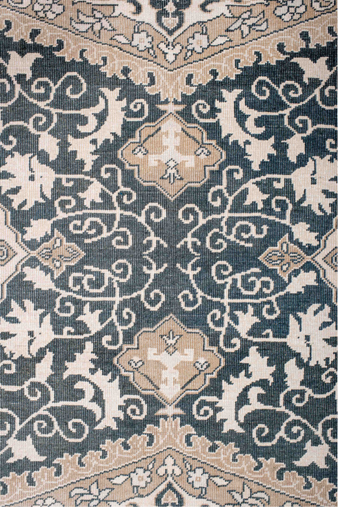 Antique Sivas Area Rug (6' x 8')