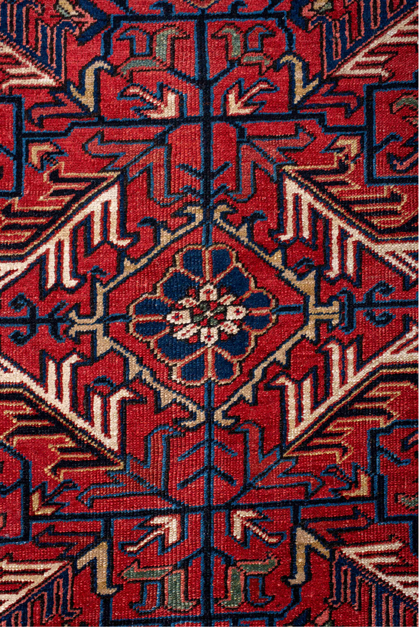 7' x 10' one-of-a-kind handmade vintage Heriz large size rug. Color palette: antiquewhite, blanched almond, blue, brown