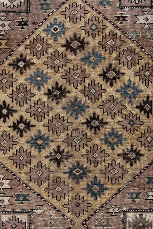 Antique Shirvan Area Rug (4' x 4')