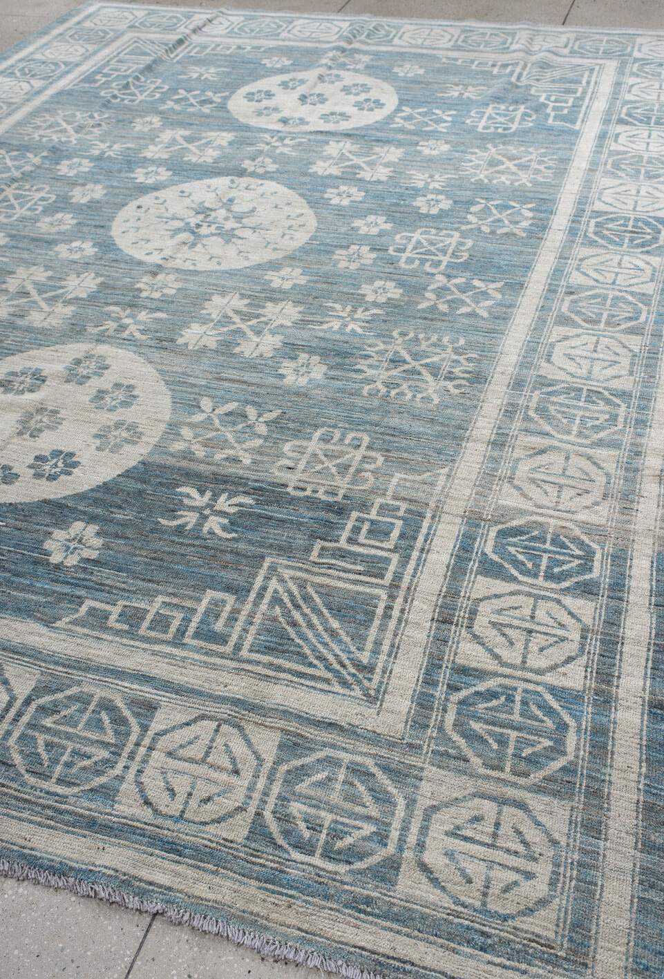 9' x 11' one-of-a-kind handmade vintage Oushak large size rug. Color palette: gray, blue, light gray, light blue, off-white