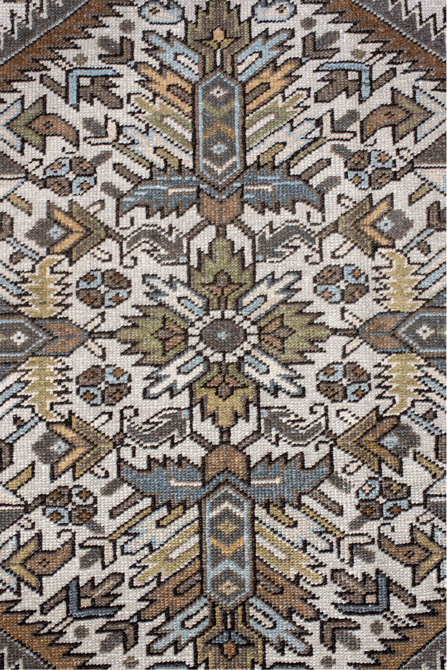 7' x 10' one-of-a-kind handmade vintage Heriz large size rug. Color palette: black, brown, charcoal, dark gray, dim gray