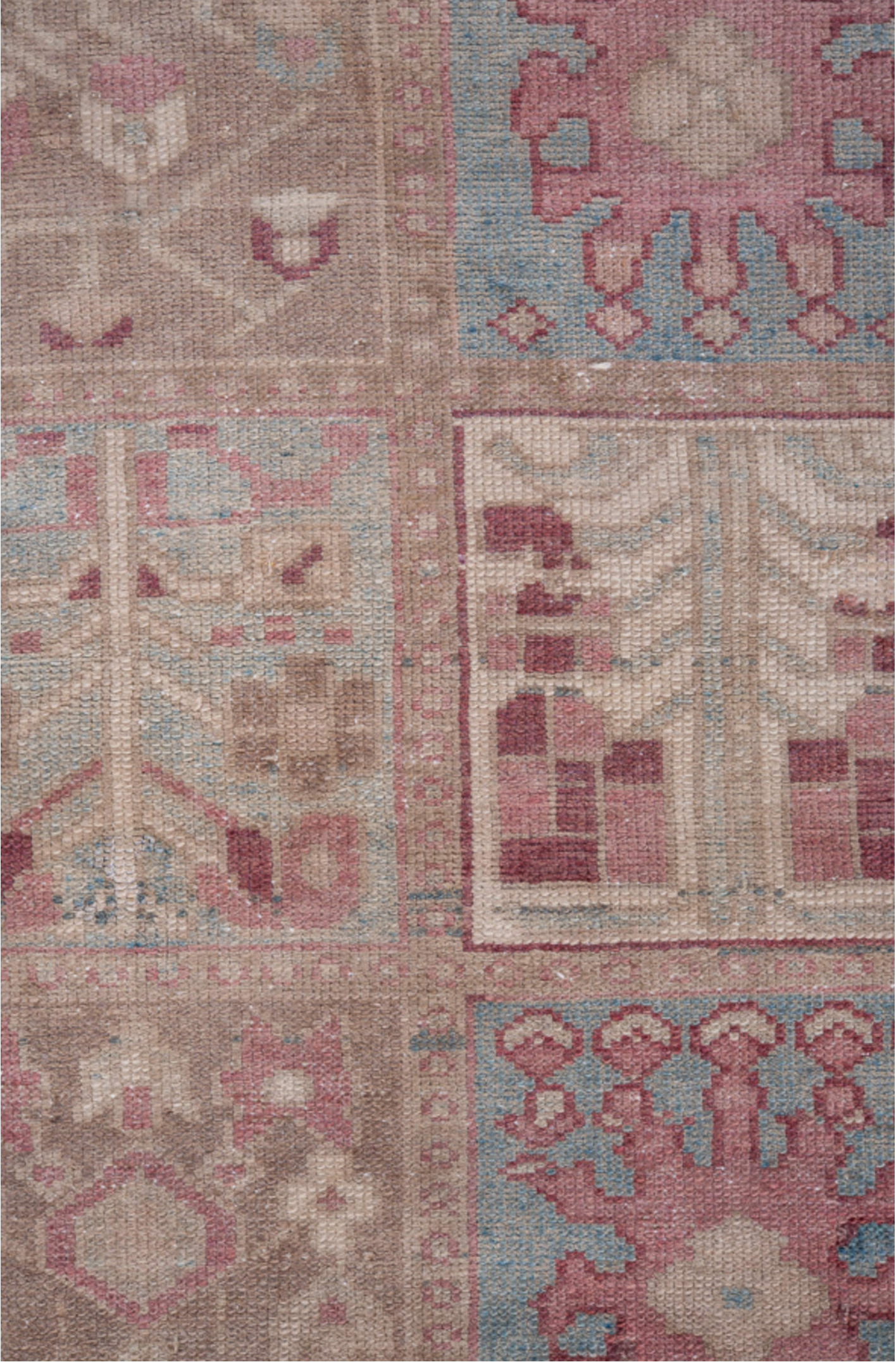 4' x 6' one-of-a-kind handmade vintage Baktiary small size rug. Color palette: gray, light gray, pink, dim gray, rosy brown
