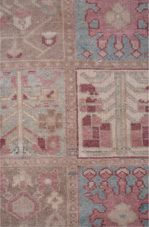 Antique Baktiary Area Rug (4' x 6')