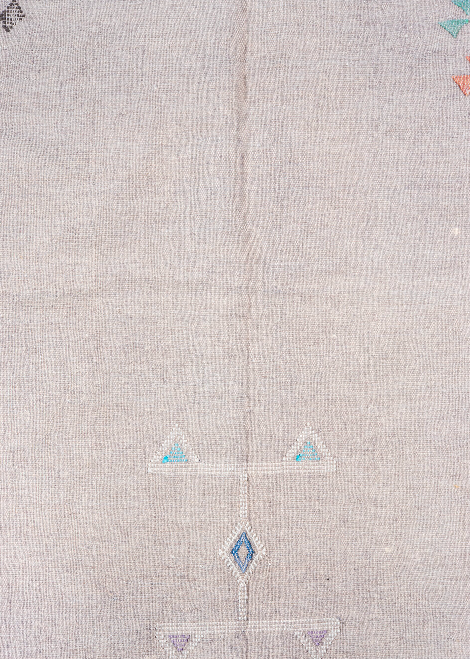 5' x 9' one-of-a-kind handmade vintage Cactus Kilim medium size rug. Color palette: brown, gainsboro, gray, lavender blush