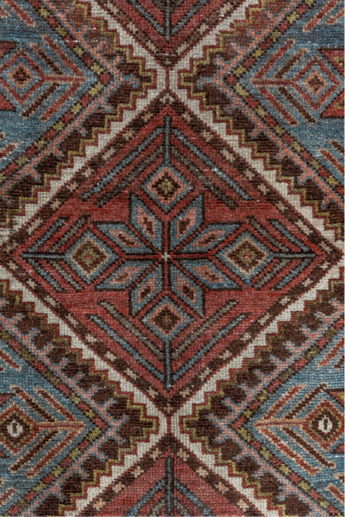 Antique Baktiary Area Rug (5' x 10')