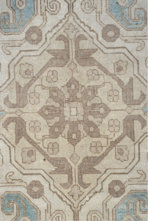 Antique Sivas Area Rug (6' x 9')