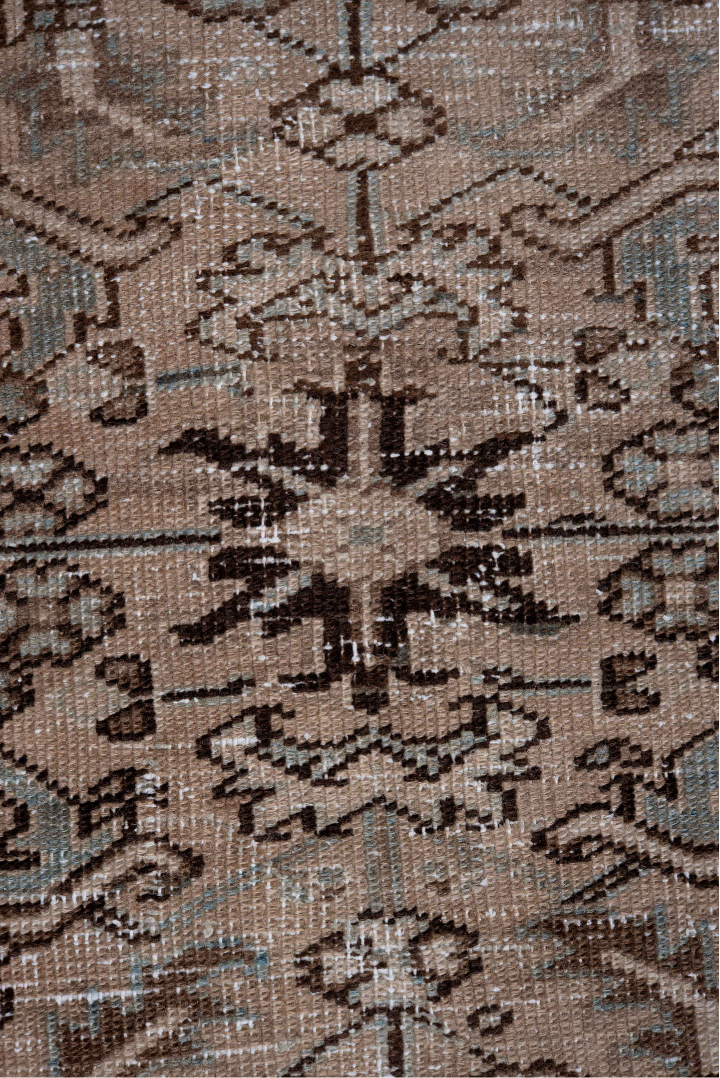 7' x 10' one-of-a-kind handmade vintage Heriz large size rug. Color palette: brown, gainsboro, ghost white, gray, light gray