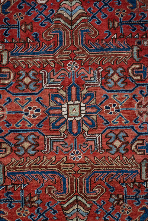 Antique Heriz Area Rug (6' x 9')