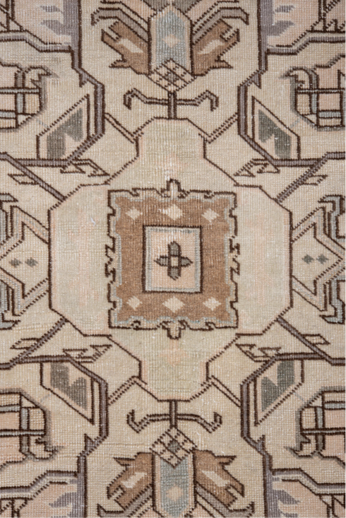 Vintage Sivas Area Rug (6' x 9')