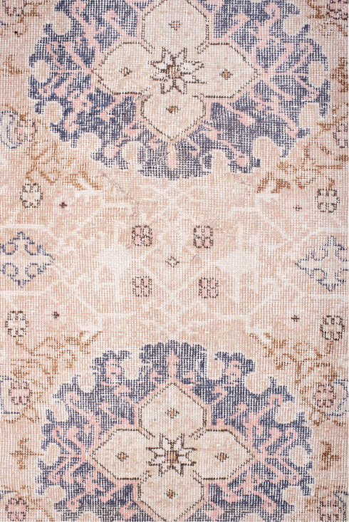 Vintage Sparta Area Rug (7' x 10')