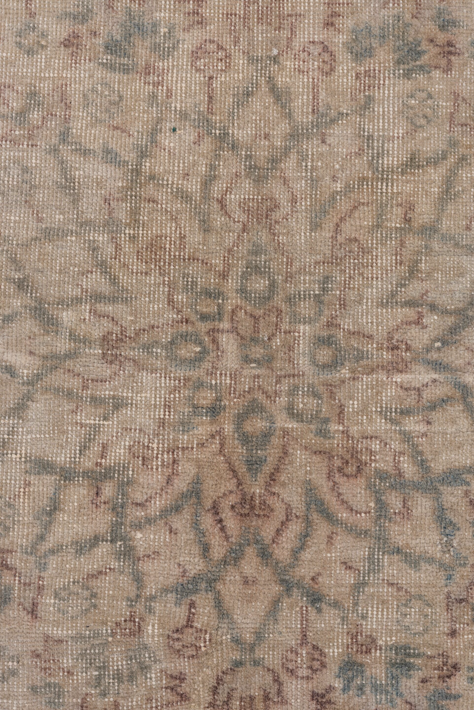 8' x 11' one-of-a-kind handmade vintage Oushak large size rug. Color palette: dim gray, gray, light gray, off-white, pink