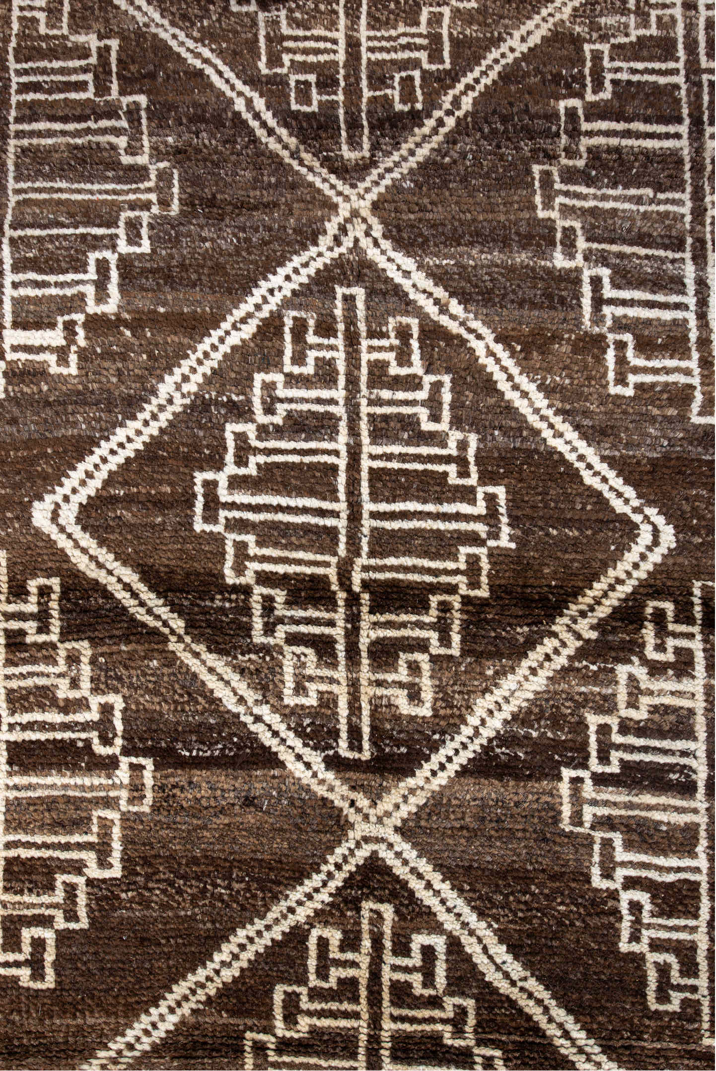 4' x 5' one-of-a-kind handmade vintage Moroccan small size rug. Color palette: antiquewhite, bisque, blanched almond, brown