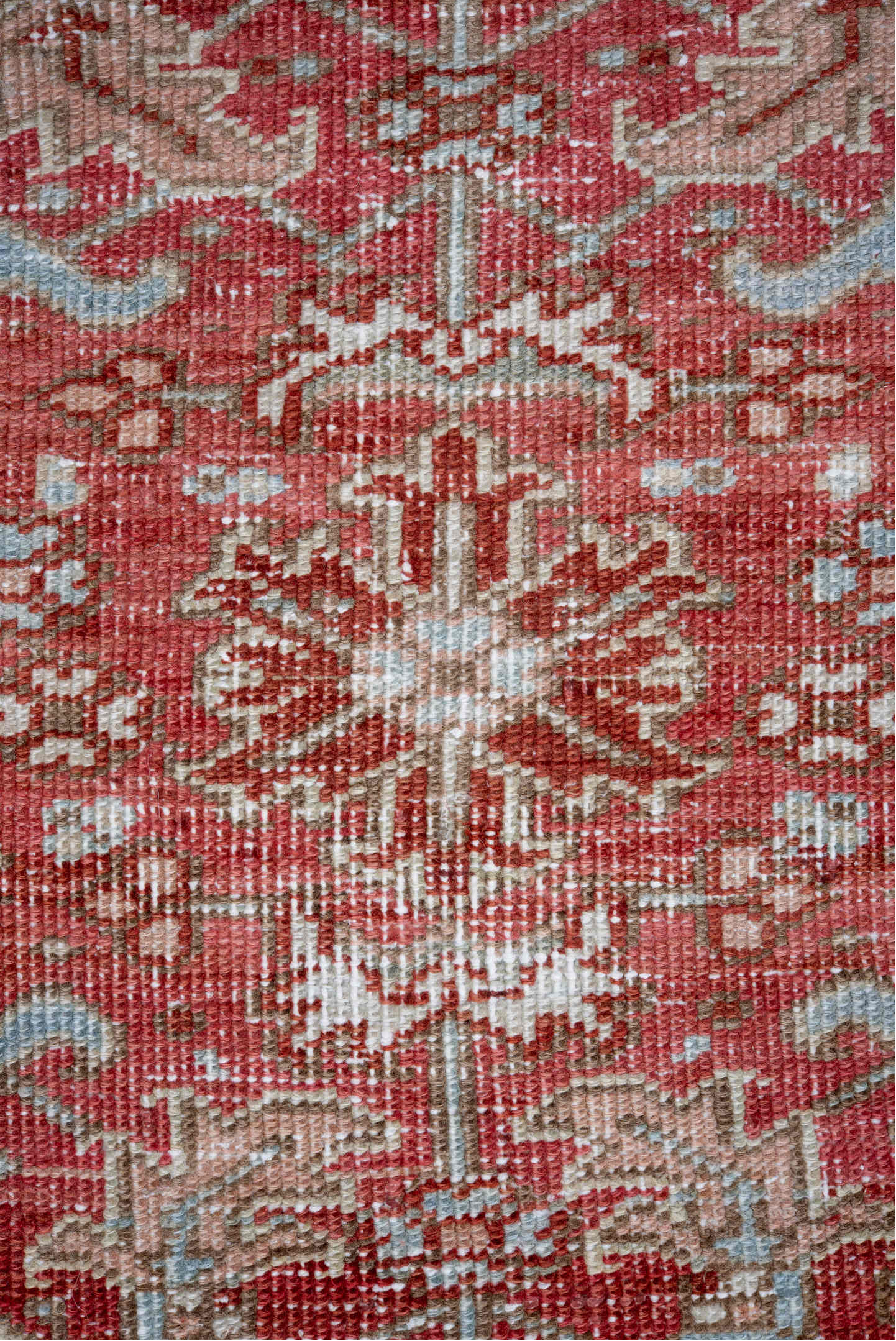 7' x 10' one-of-a-kind handmade vintage Heriz large size rug. Color palette: brown, dark gray, gainsboro, gray, light gray