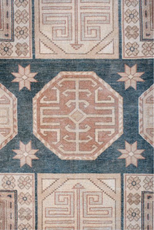 Antique Sparta Area Rug (6' x 10')