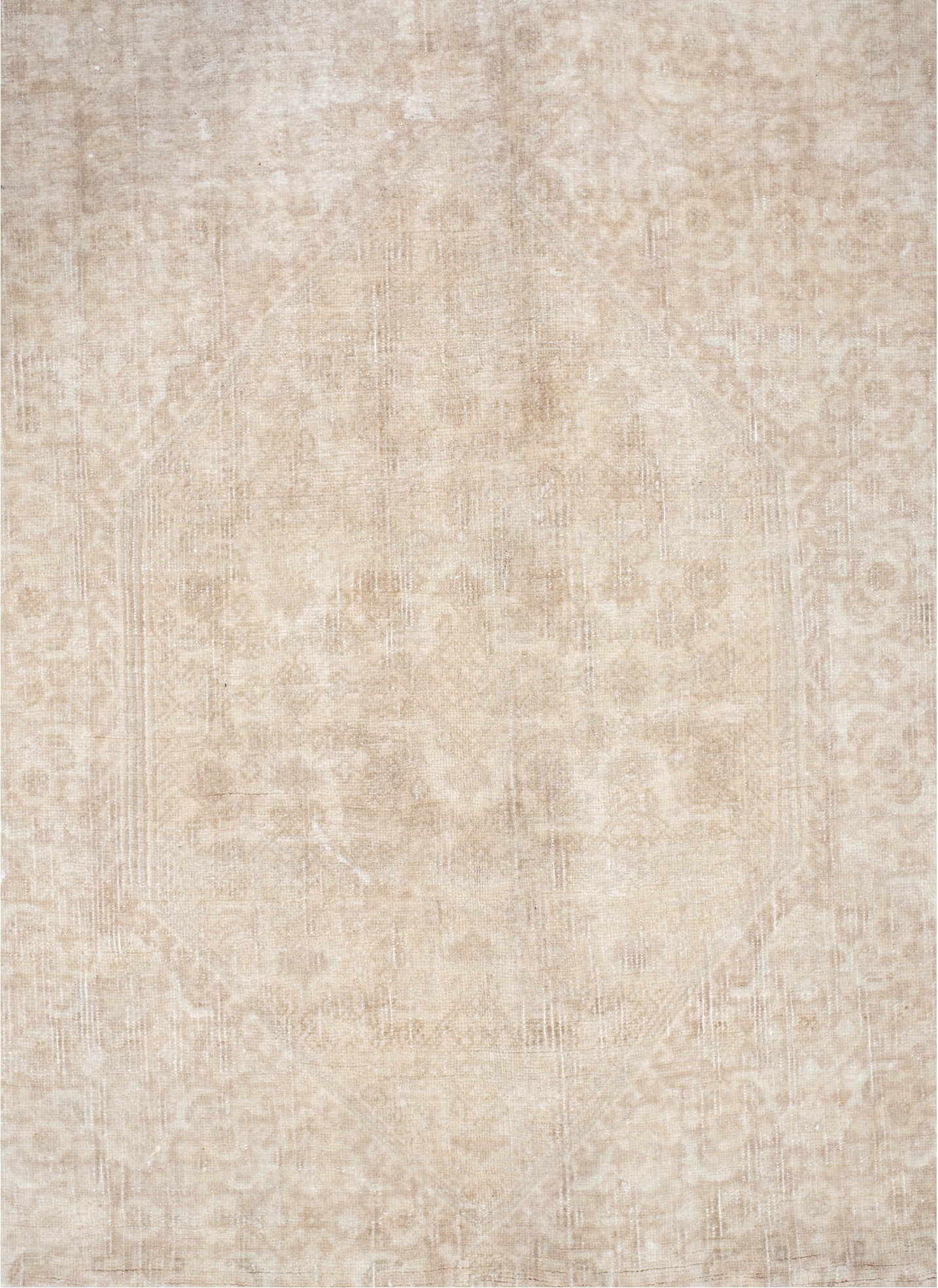 6' x 10' one-of-a-kind handmade vintage Bidjar large size rug. Color palette: light gray, off-white, gray, brown, pink