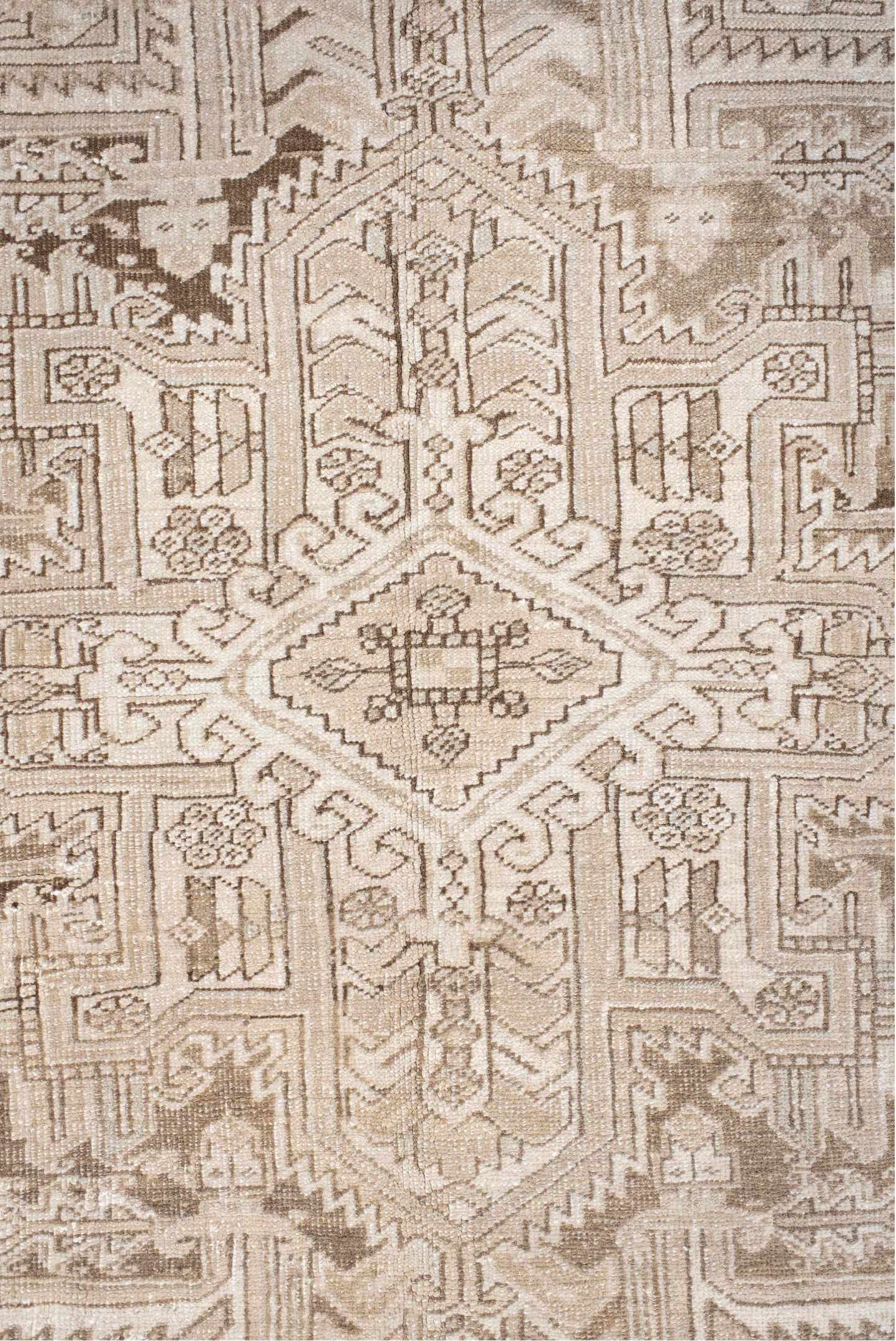 6' x 9' one-of-a-kind handmade vintage Heriz medium size rug. Color palette: antiquewhite, brown, gray, light gray, linen