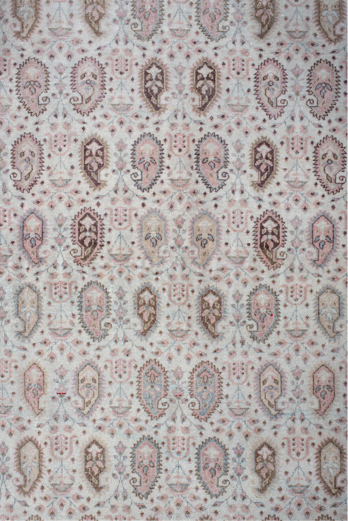 6' x 9' one-of-a-kind handmade vintage Sivas medium size rug. Color palette: brown, dark gray, gainsboro, gray, light gray