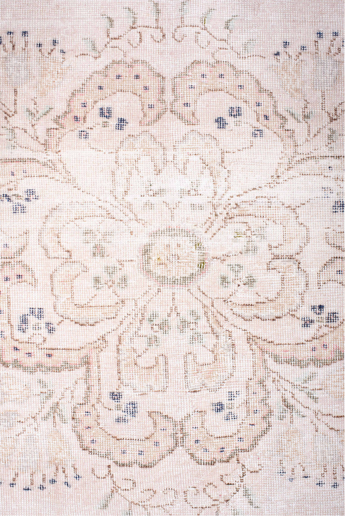 Vintage Sparta Area Rug (6' x 10')