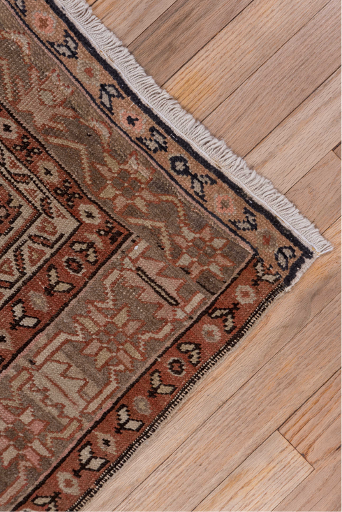 Antique Serapi Area Rug (4' x 5')