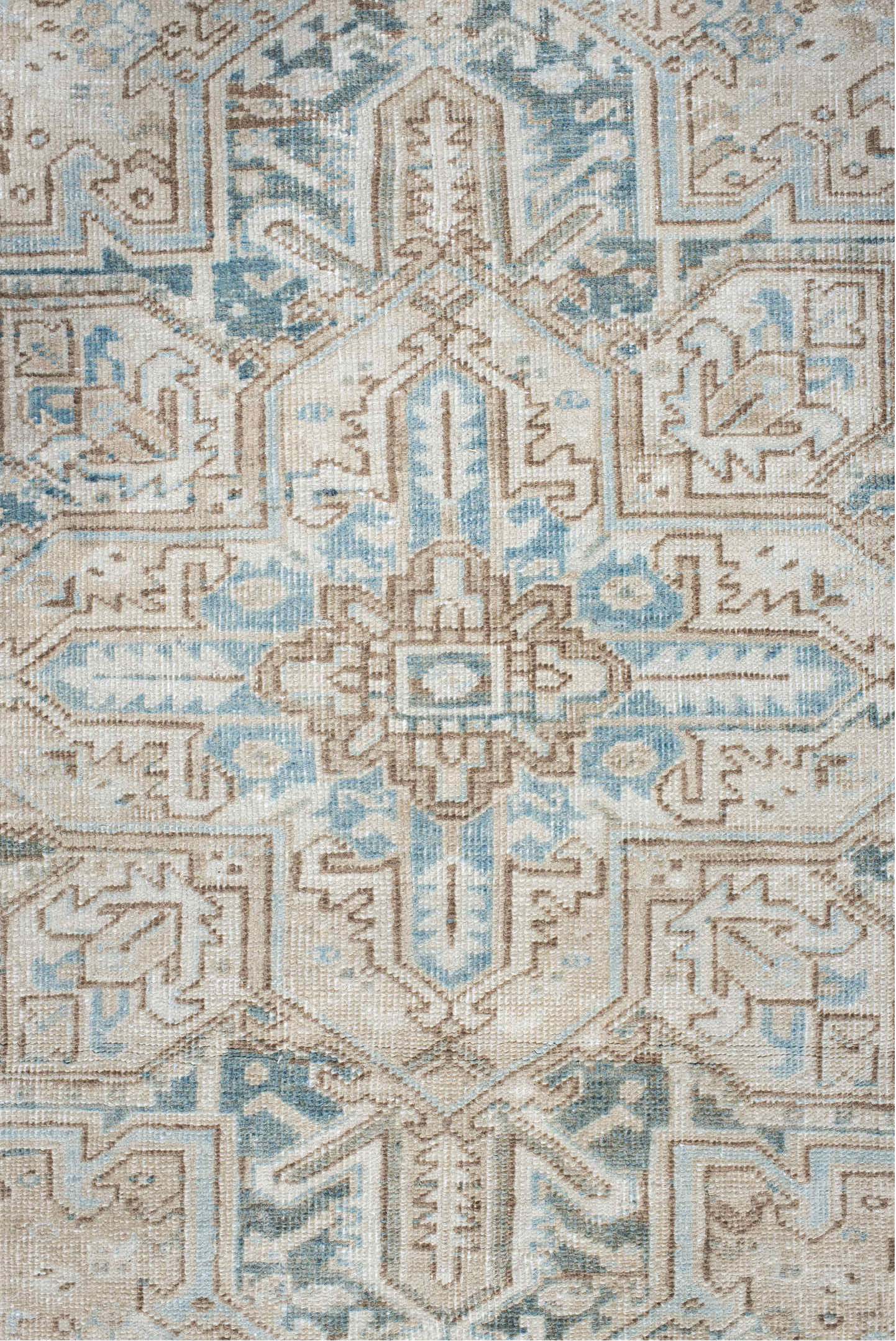 6' x 9' one-of-a-kind handmade vintage Heriz medium size rug. Color palette: gainsboro, gray, light blue, light gray